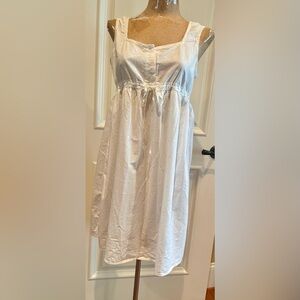Gillian & O’Malley Vintage Cotton Prairie Embroidered Short Gown